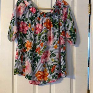 𝅺Harlow & Rose women’s off the shoulder top; size XL